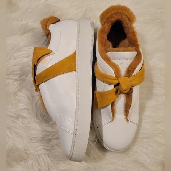 Alexandre Birman Clarita Bow Sneaker - Picture 2 of 9